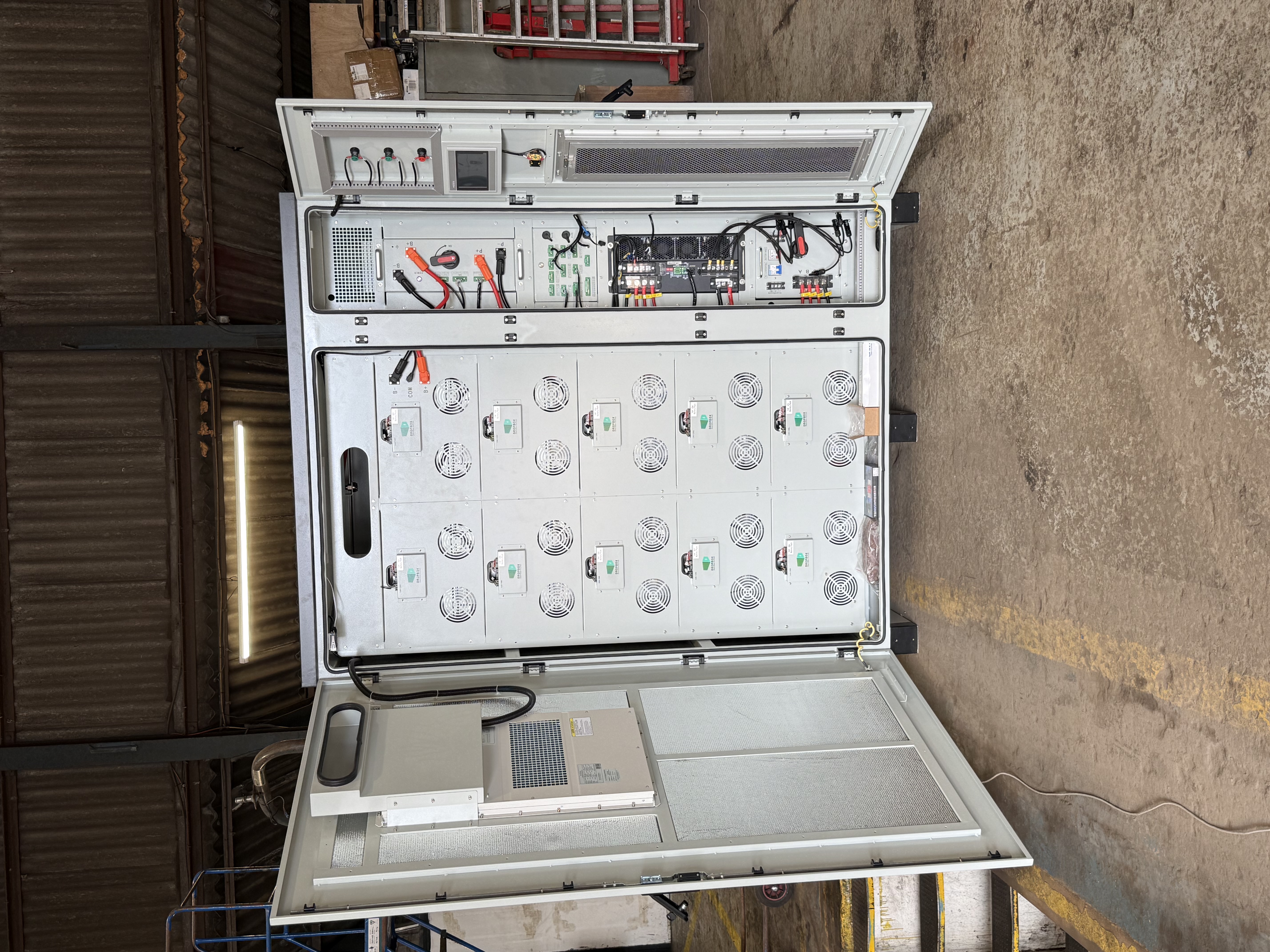 Internal 100kWh battery module array